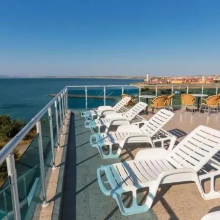 דירה Black Sea View אהלוי