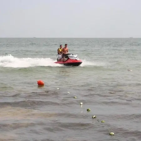 Black Sea View דירה *